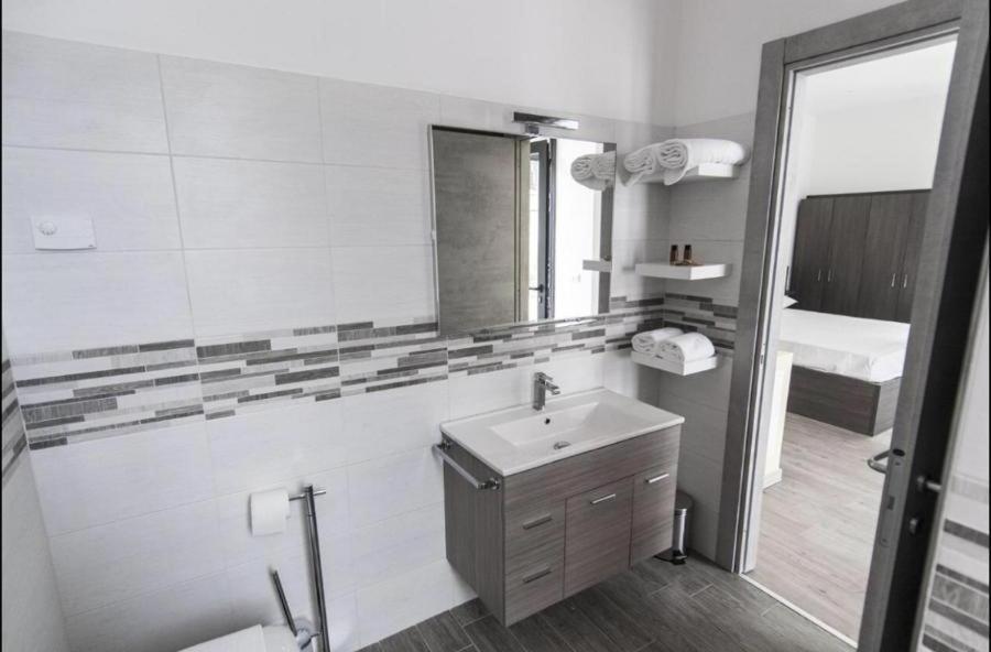 Antica Campione Rooms & Hostel Campione del Garda Eksteriør billede